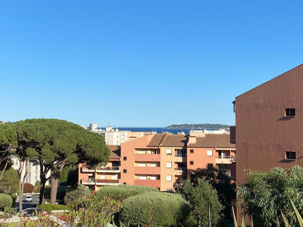 Appartement Vue Mer Avec Place De Parking Privee Sainte-Maxime Exterior foto